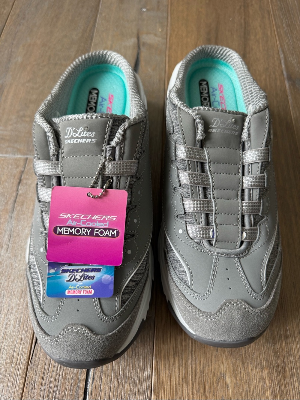 NWT Skechers D'Lites Women's Gray Slip-On & Lace free Memory Foam Sneakers W9.5
